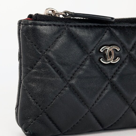 Chanel Black Lambskin Quilted Leather CC Key Holder - Picture 5 of 11